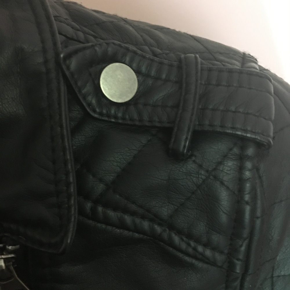 leather jacket - Picture 3 of 6